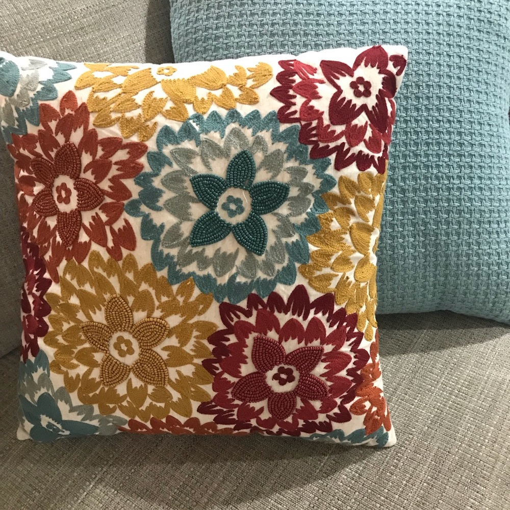 1 flower embellished pillow